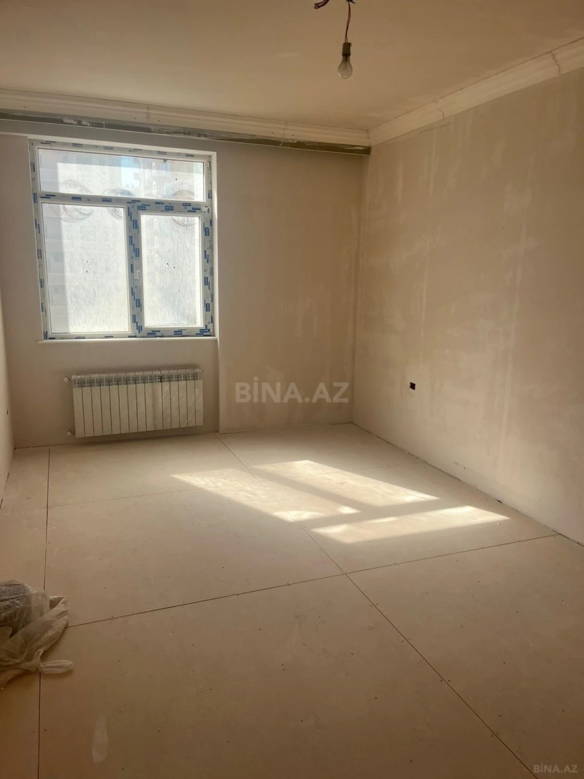 Satılır 4 otaqlı mənzil 183.7 m²