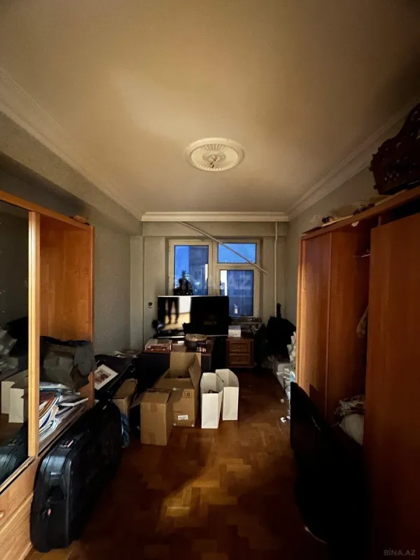 Satılır 5 otaqlı mənzil 160 m²