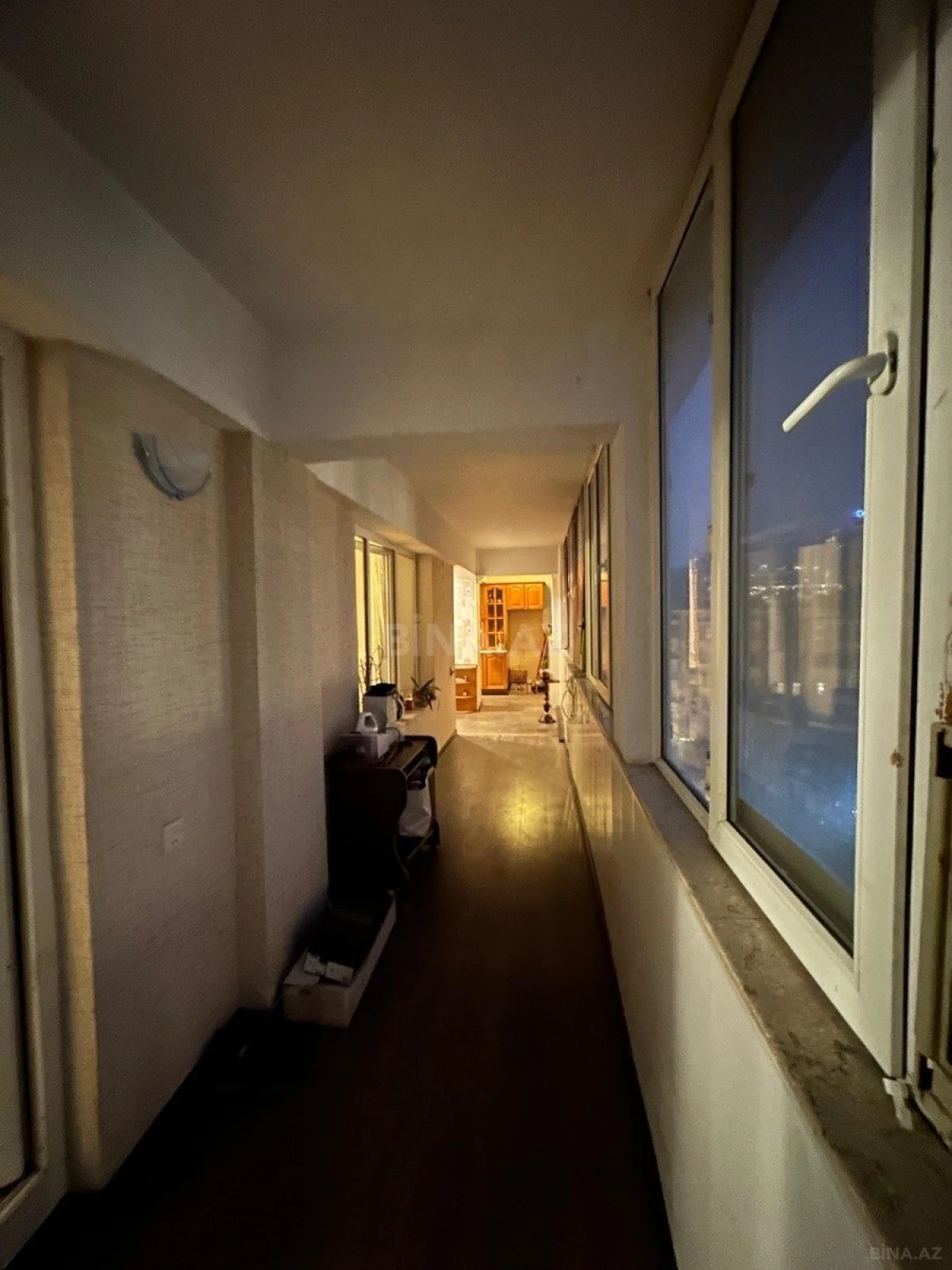 Satılır 5 otaqlı mənzil 160 m²