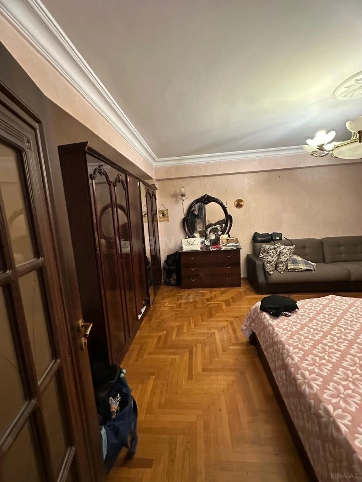 Satılır 5 otaqlı mənzil 160 m²