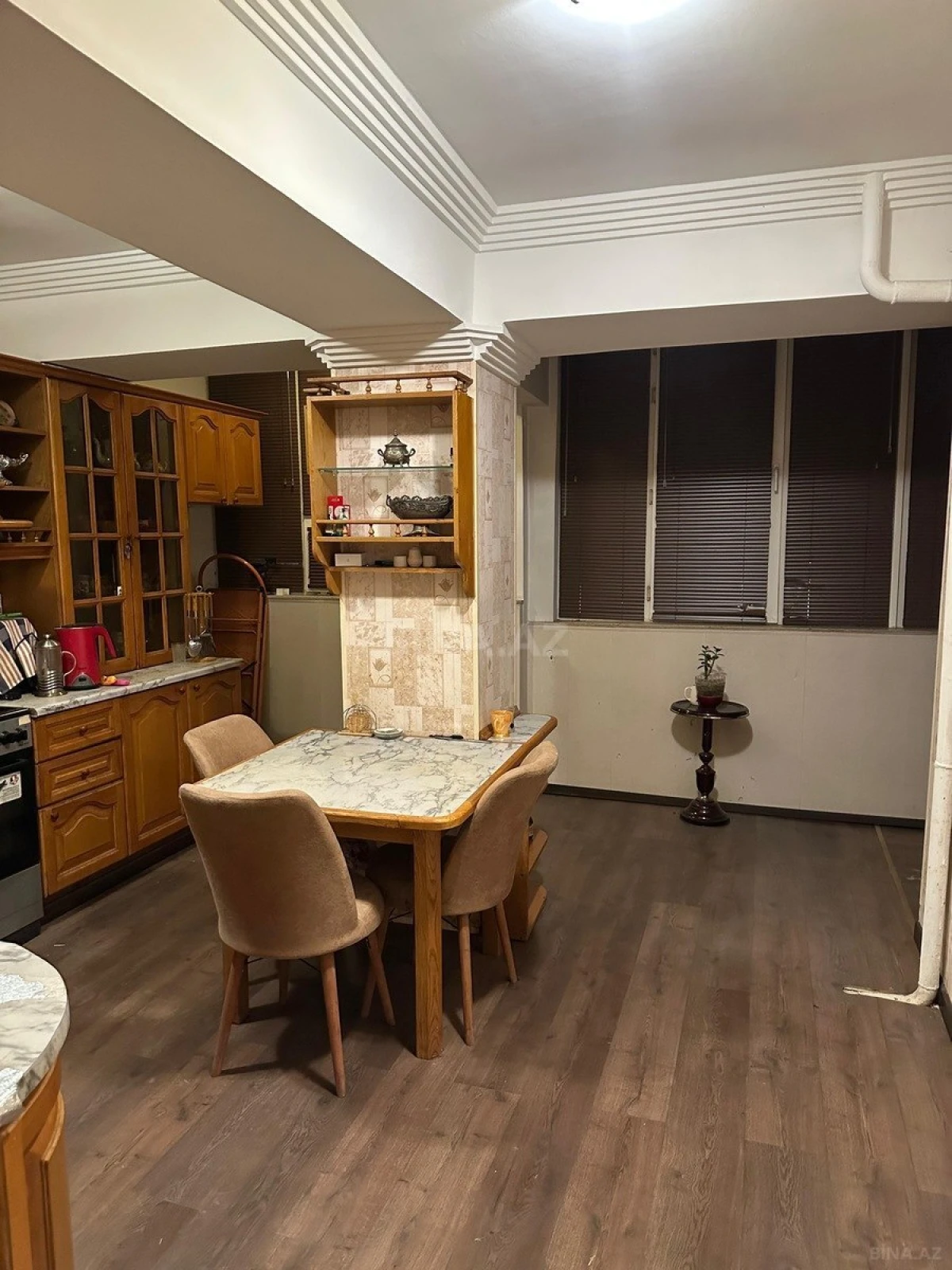 Satılır 5 otaqlı mənzil 160 m²