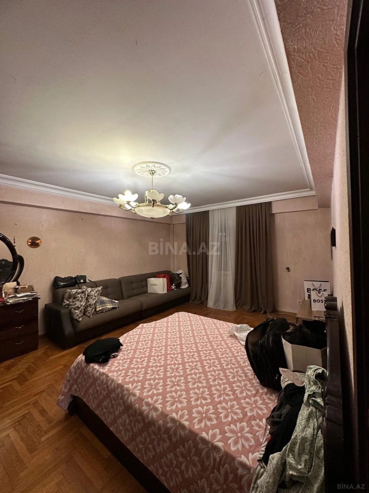 Satılır 5 otaqlı mənzil 160 m²