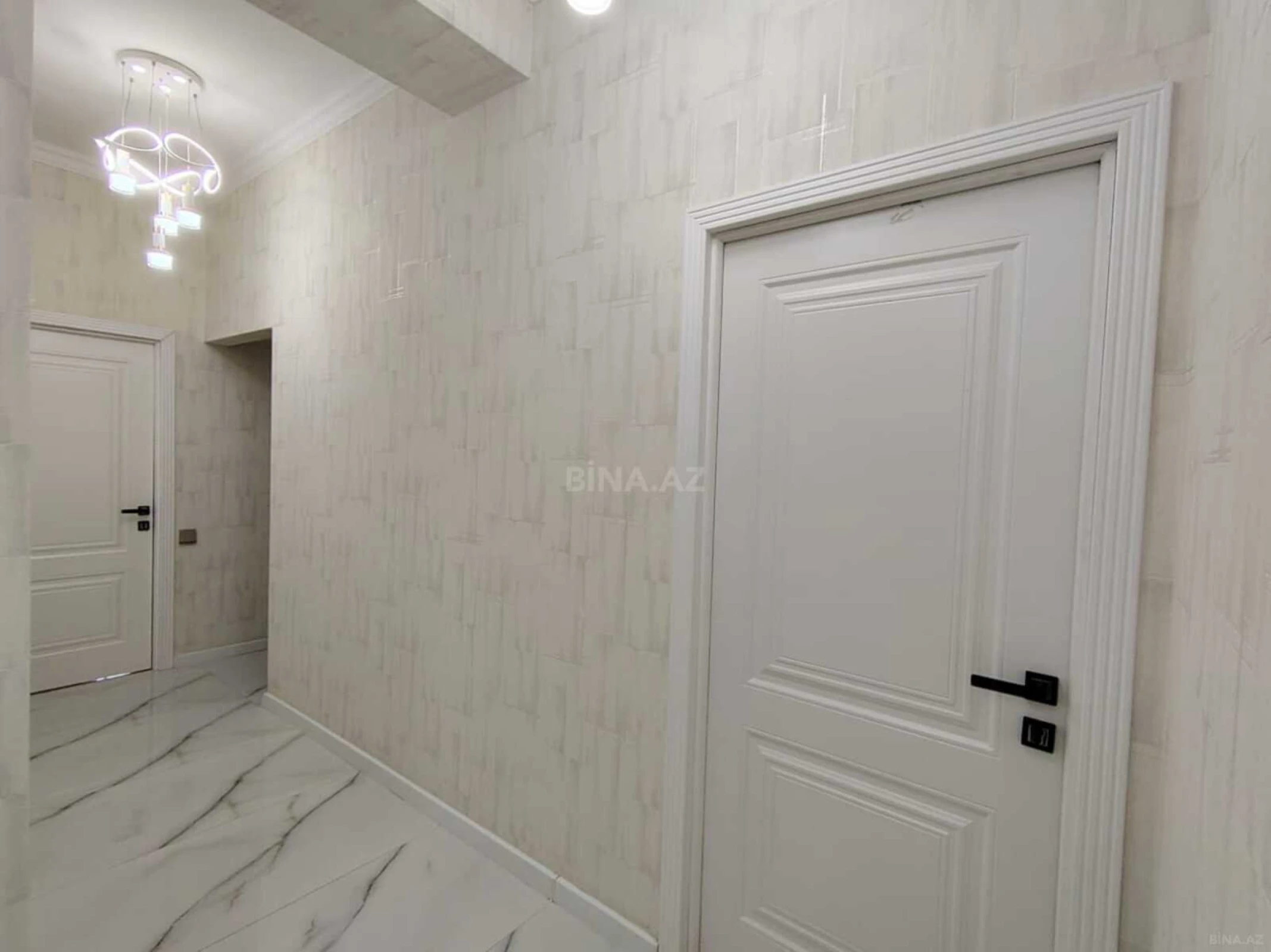 Kirayə verilir 3 otaqlı mənzil 128 m²
