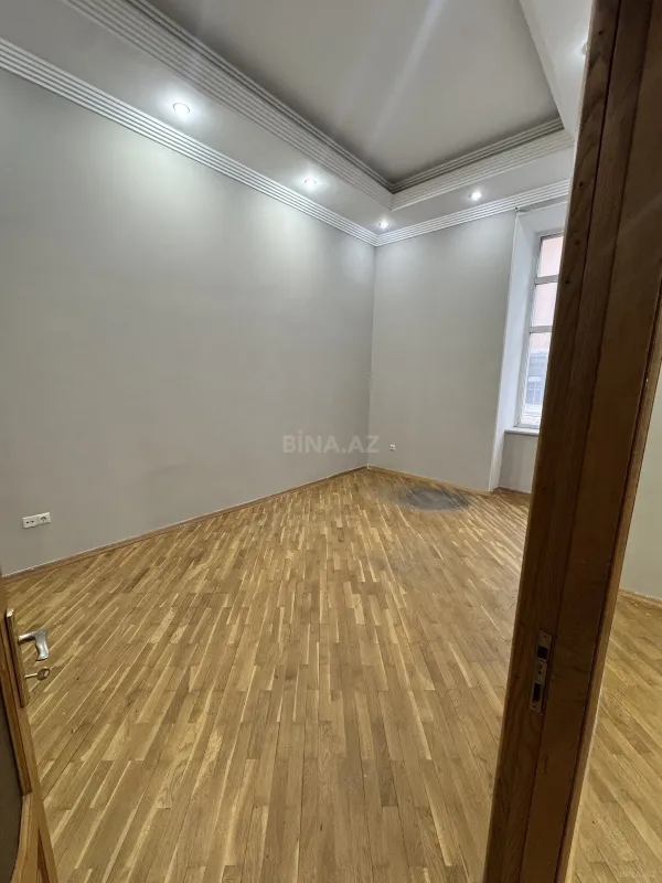 Kirayə verilir 5 otaqlı ofis 178 m²