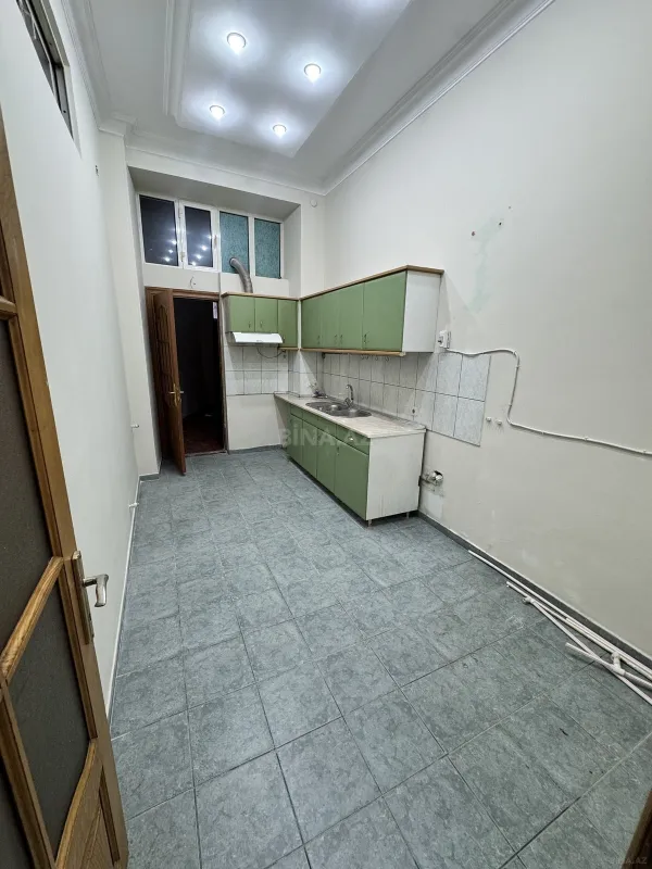 Kirayə verilir 5 otaqlı ofis 178 m²