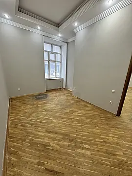 Kirayə verilir 5 otaqlı ofis 178 m²