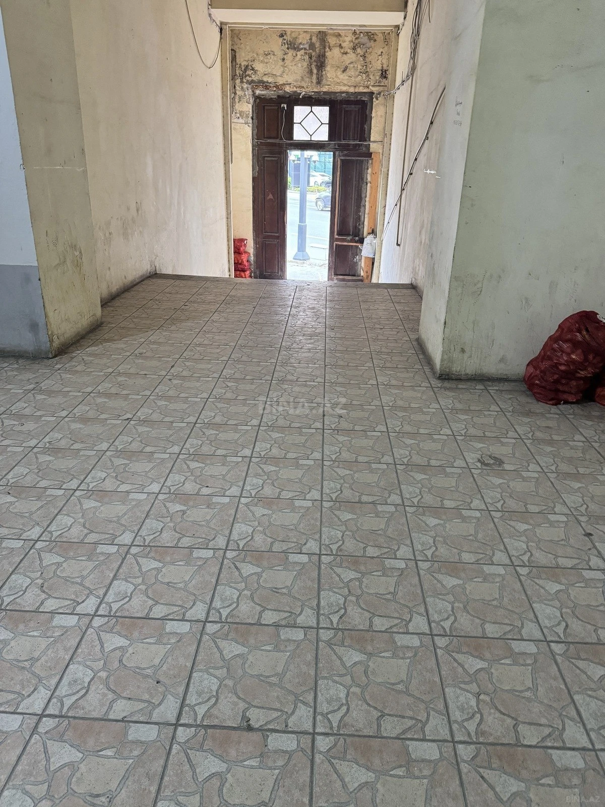 Kirayə verilir 5 otaqlı ofis 178 m²