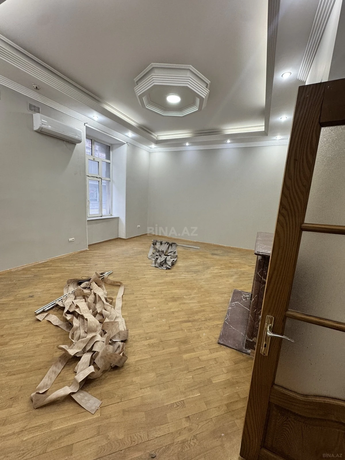 Kirayə verilir 5 otaqlı ofis 178 m²