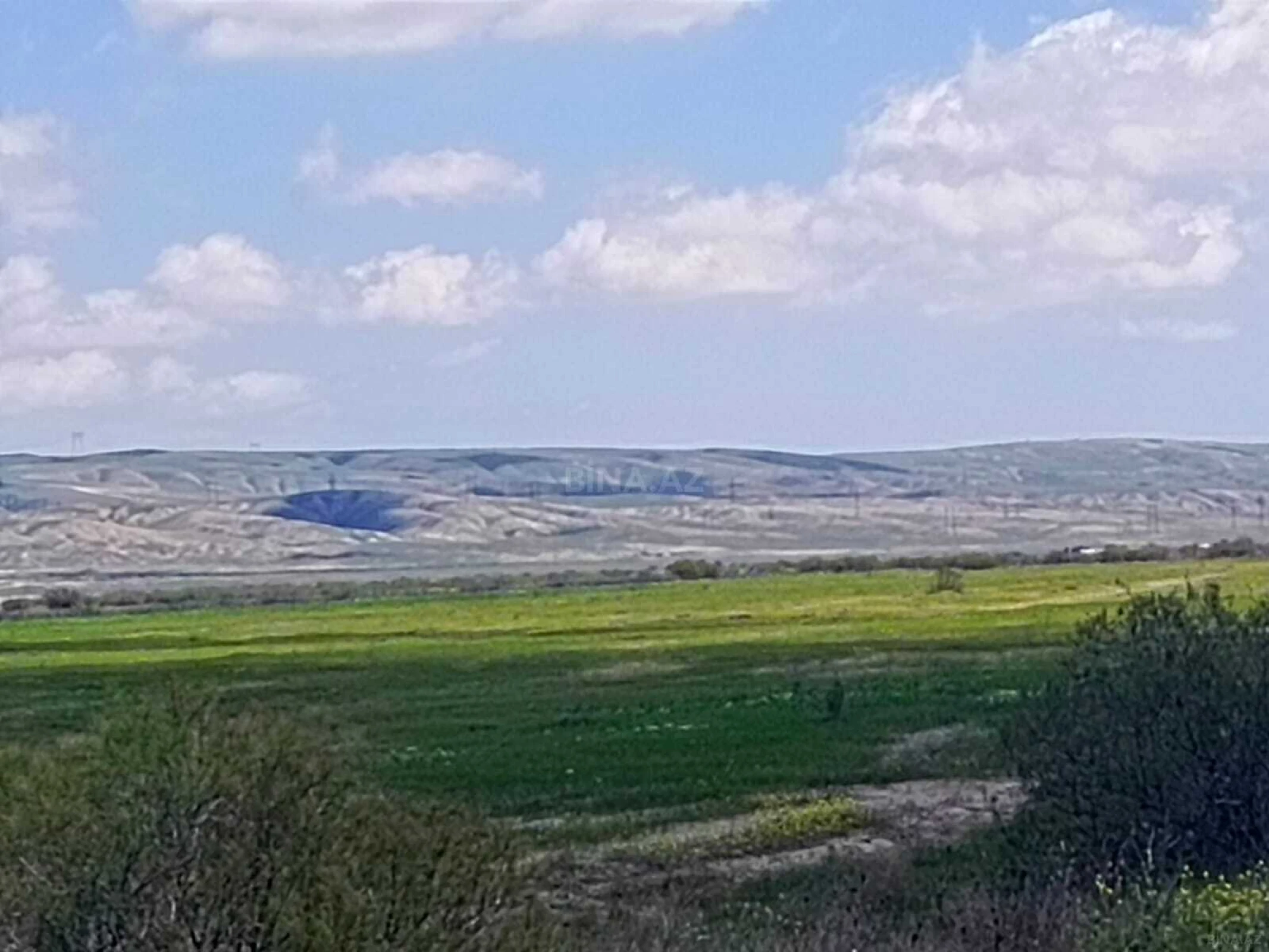 Satılır torpaq sahəsi 25000 m²