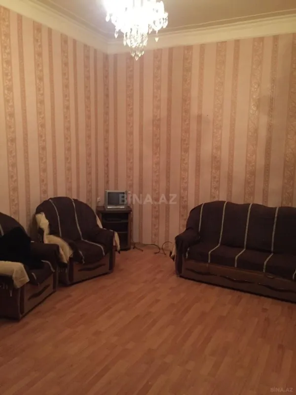 Kirayə verilir 2 otaqlı mənzil 70 m²