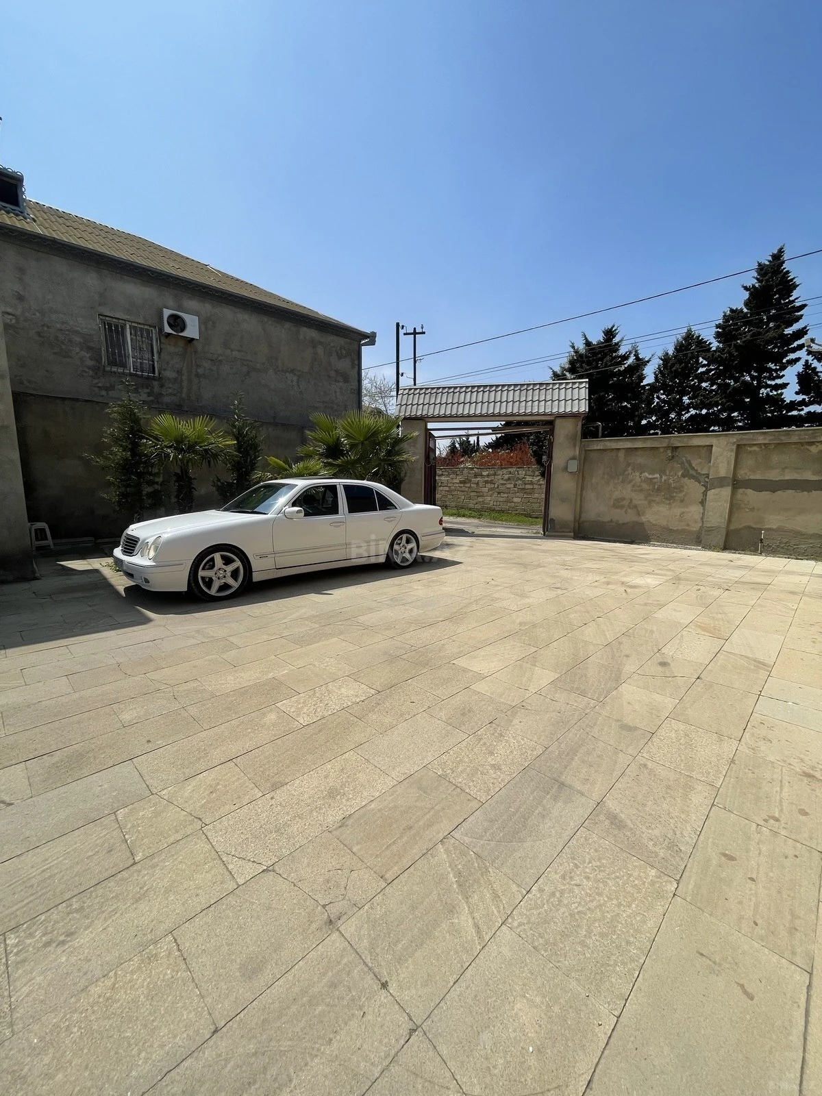 Kirayə verilir 6 otaqlı həyət evi 350 m²