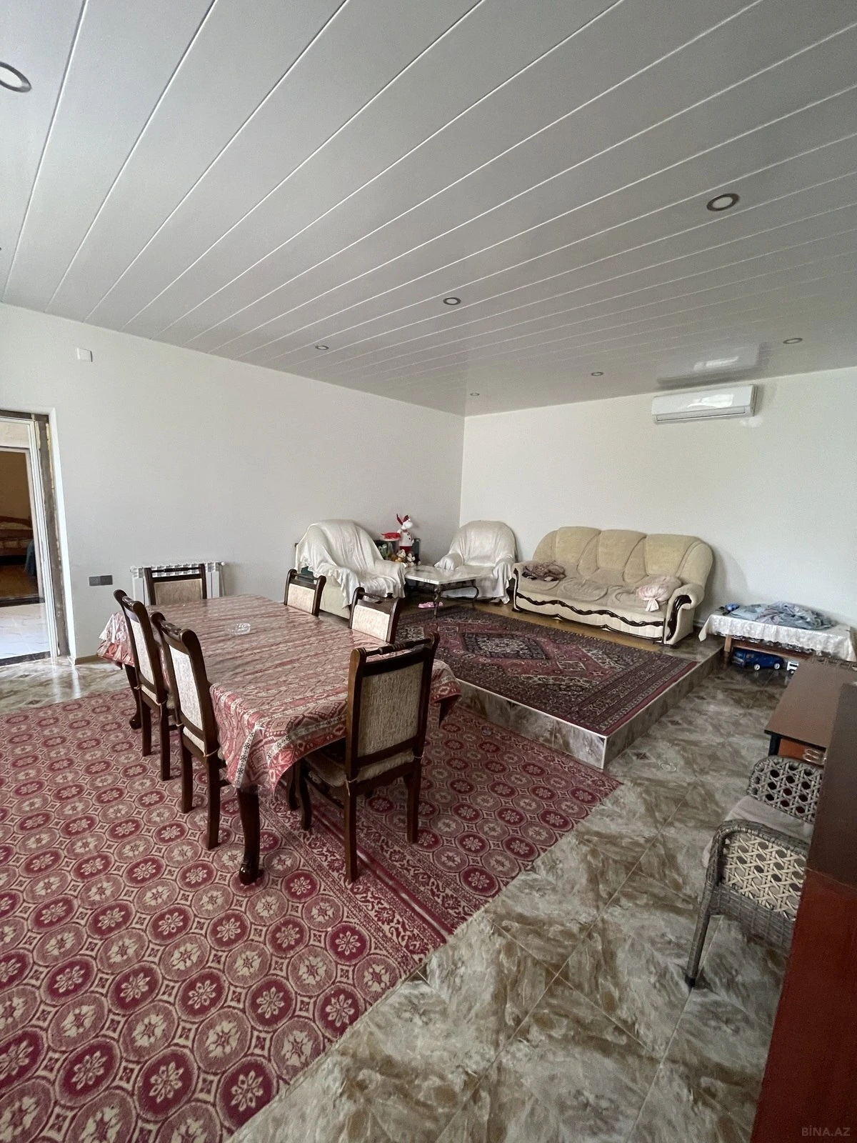 Kirayə verilir 6 otaqlı həyət evi 350 m²