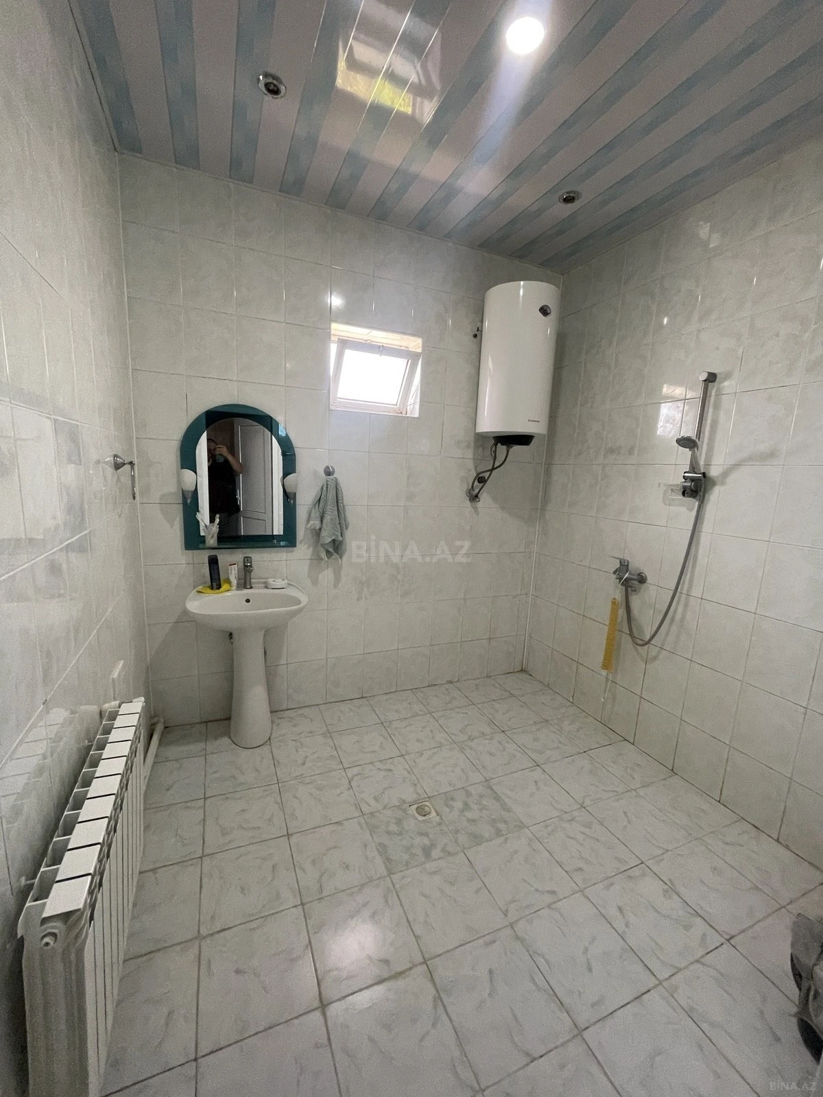 Kirayə verilir 6 otaqlı həyət evi 350 m²