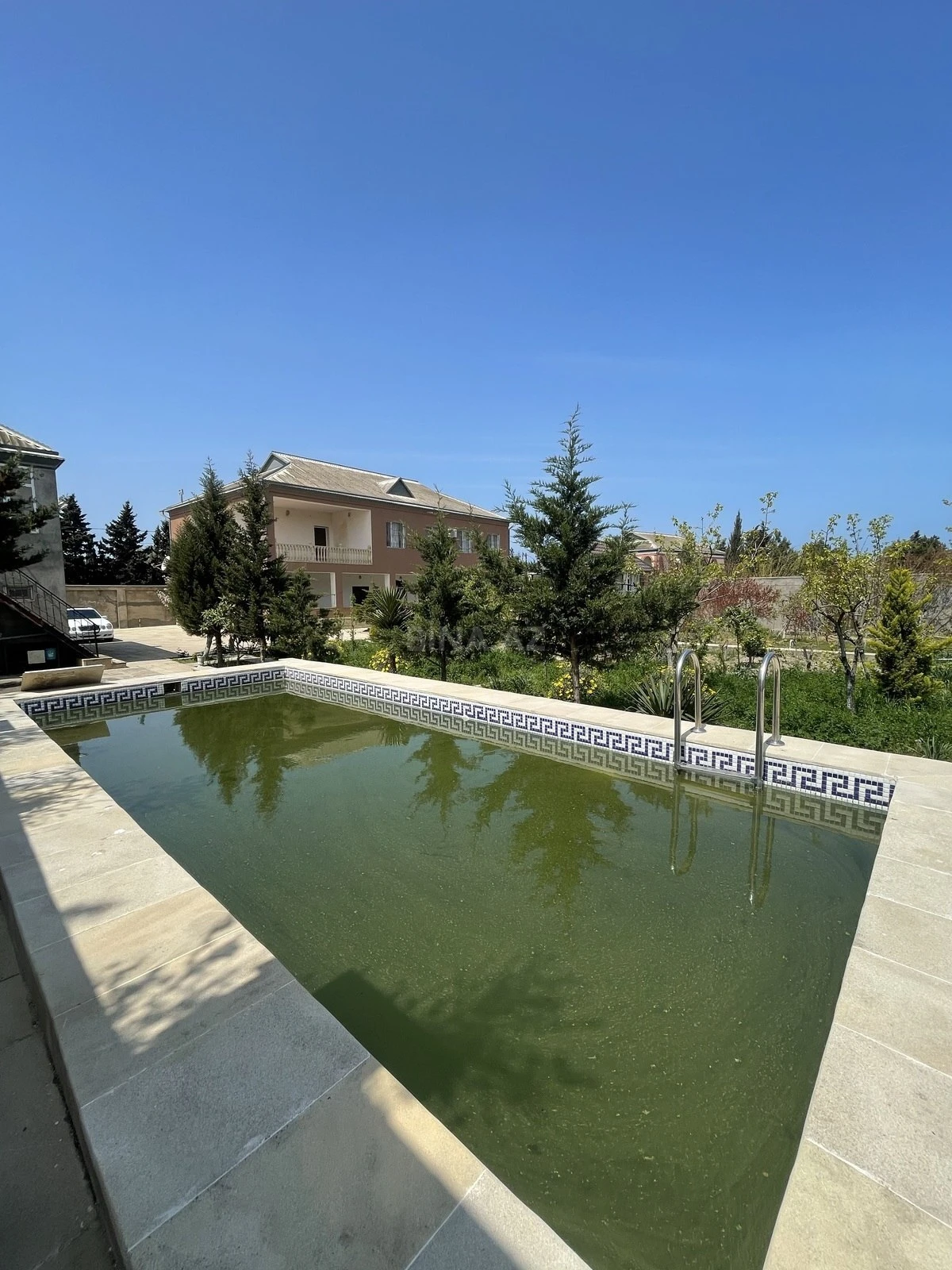 Kirayə verilir 6 otaqlı həyət evi 350 m²