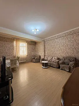 Kirayə verilir 4 otaqlı mənzil 150 m²