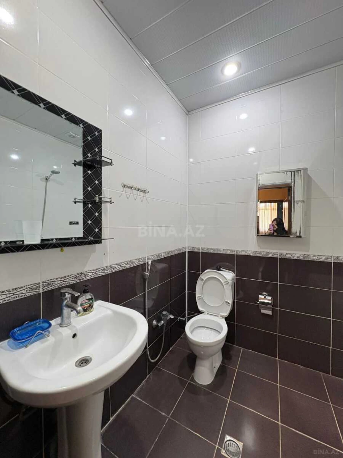 Kirayə verilir 4 otaqlı mənzil 150 m²