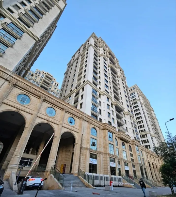 Kirayə verilir 4 otaqlı mənzil 150 m²