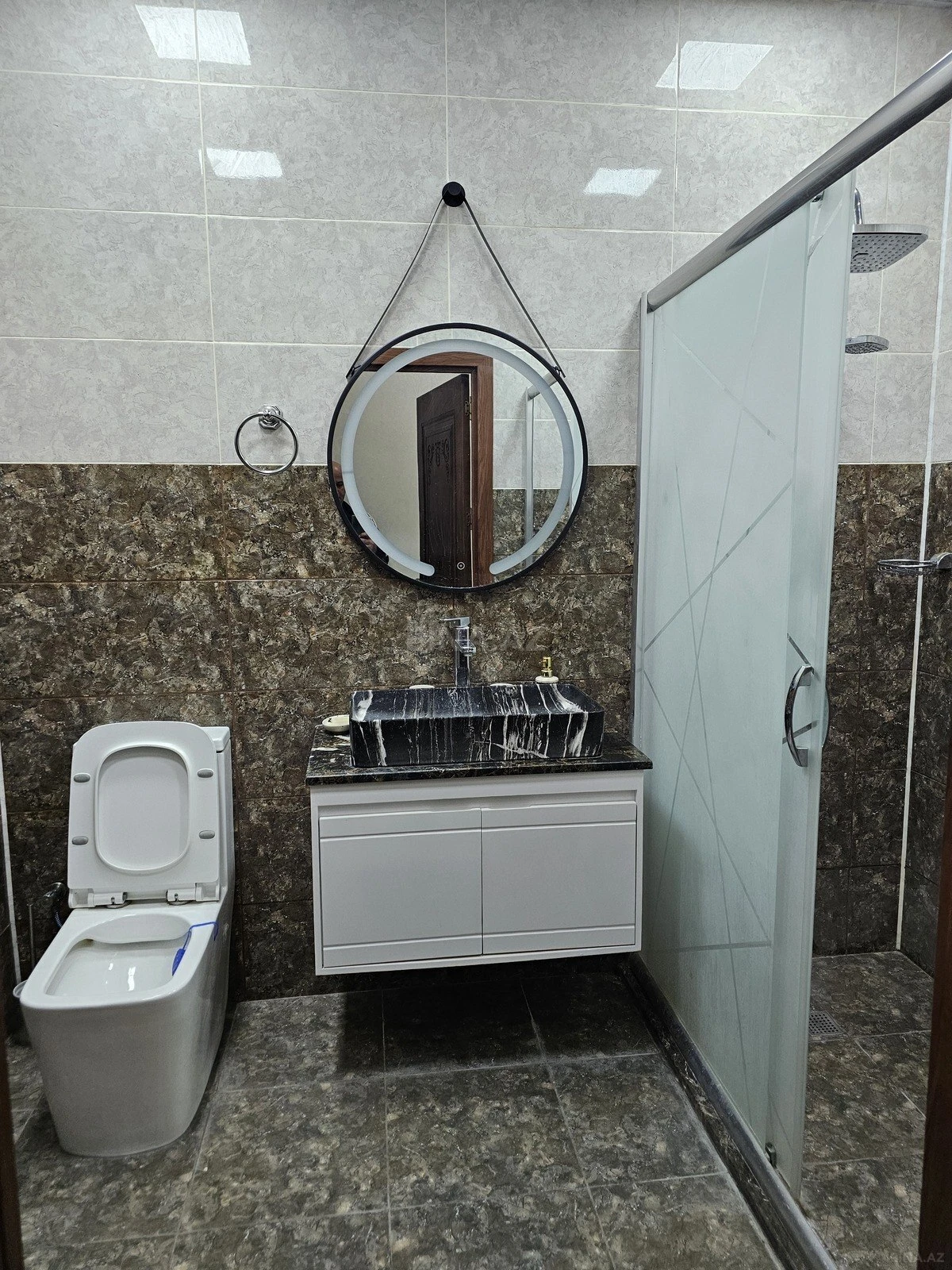 Kirayə verilir 2 otaqlı mənzil 80 m²