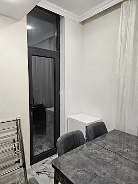 Kirayə verilir 2 otaqlı mənzil 80 m²