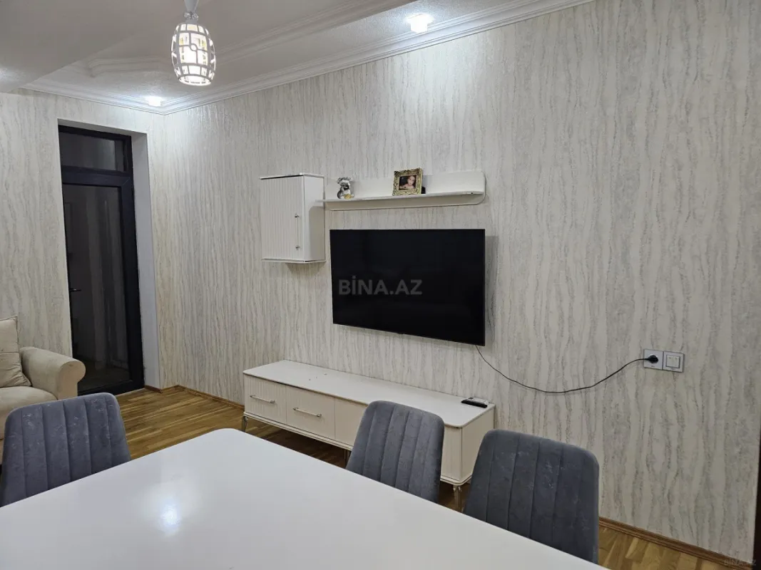 Kirayə verilir 2 otaqlı mənzil 80 m²