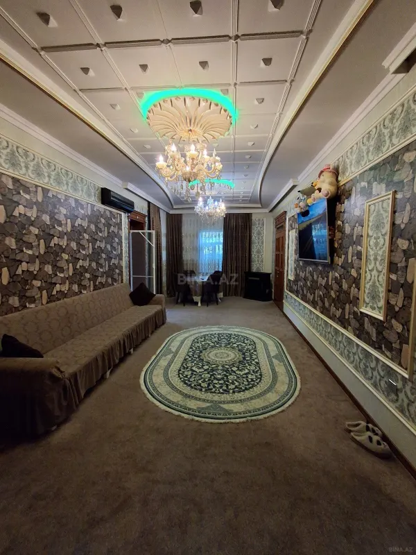 Satılır 4 otaqlı həyət evi 250 m²