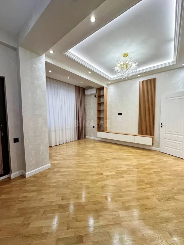 Satılır 3 otaqlı mənzil 105 m²