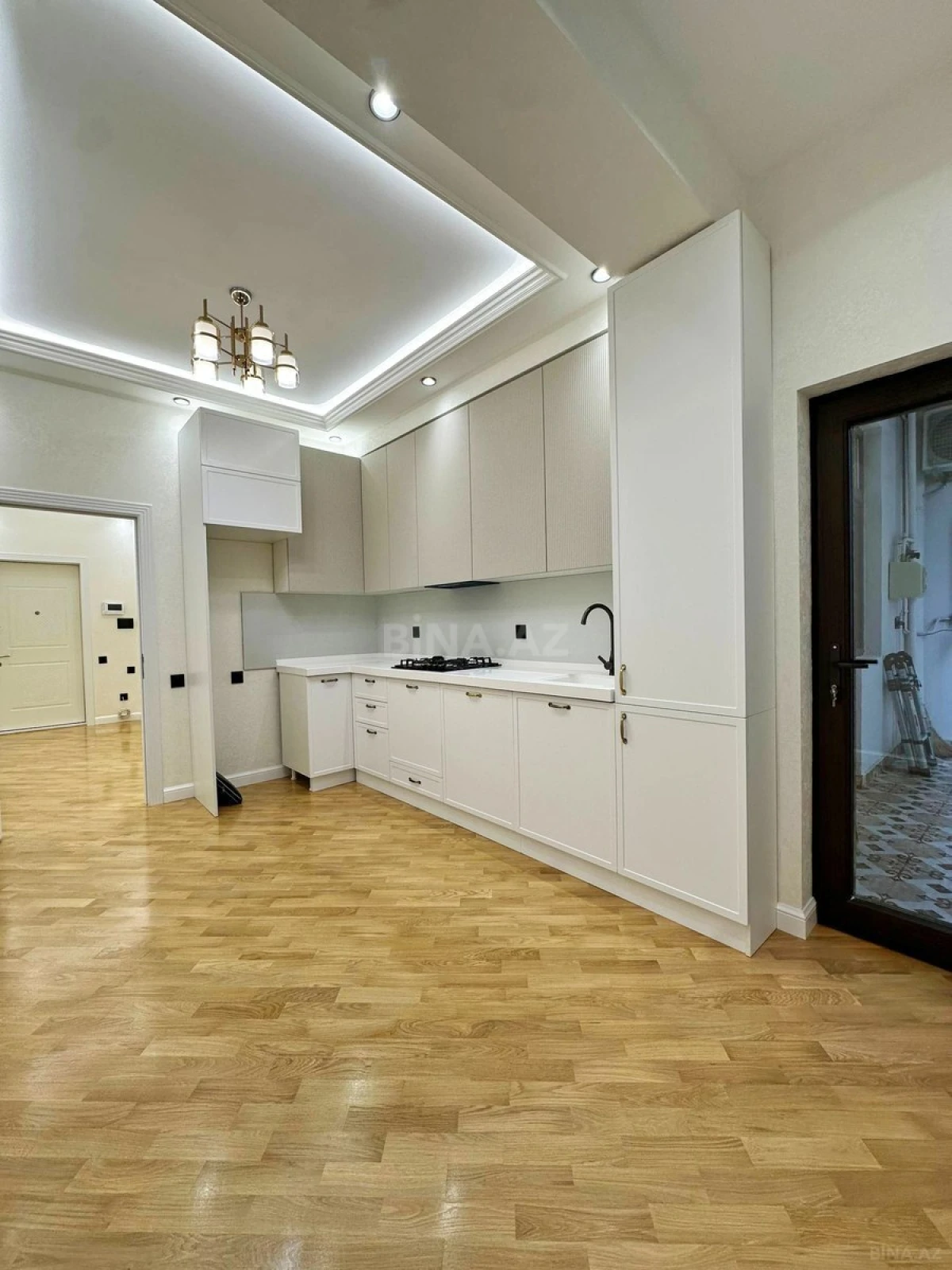 Satılır 3 otaqlı mənzil 105 m²