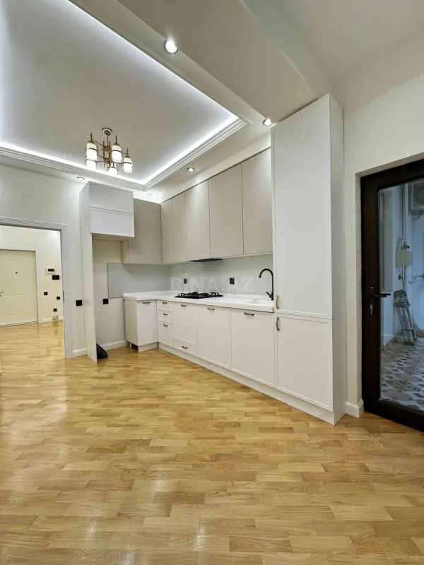 Satılır 3 otaqlı mənzil 105 m²
