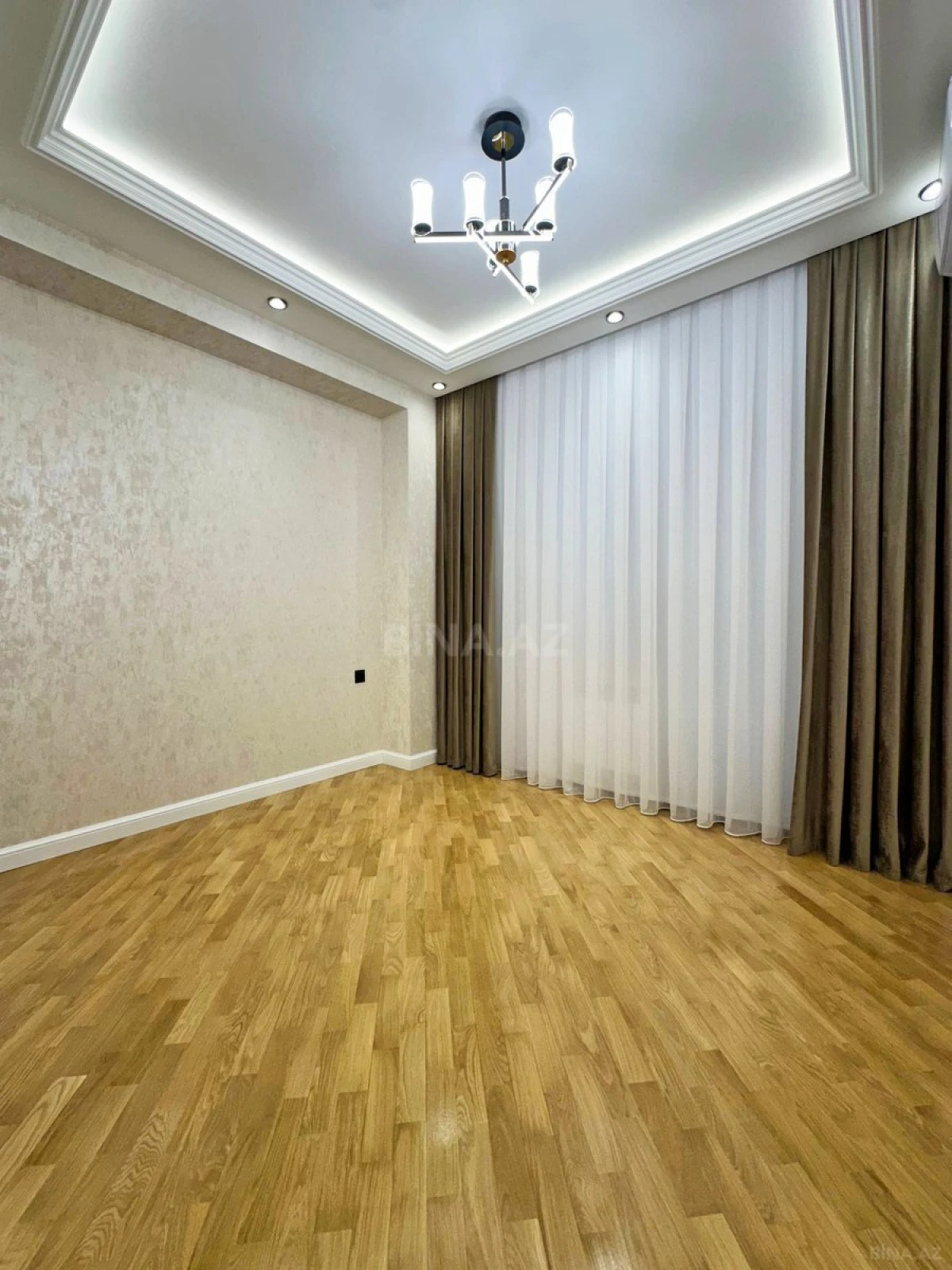 Satılır 3 otaqlı mənzil 105 m²