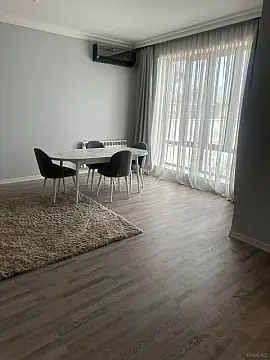 Satılır 4 otaqlı həyət evi 300 m²