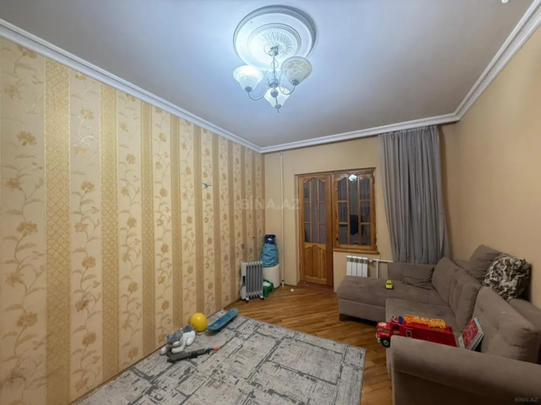 Satılır 4 otaqlı mənzil 100 m²