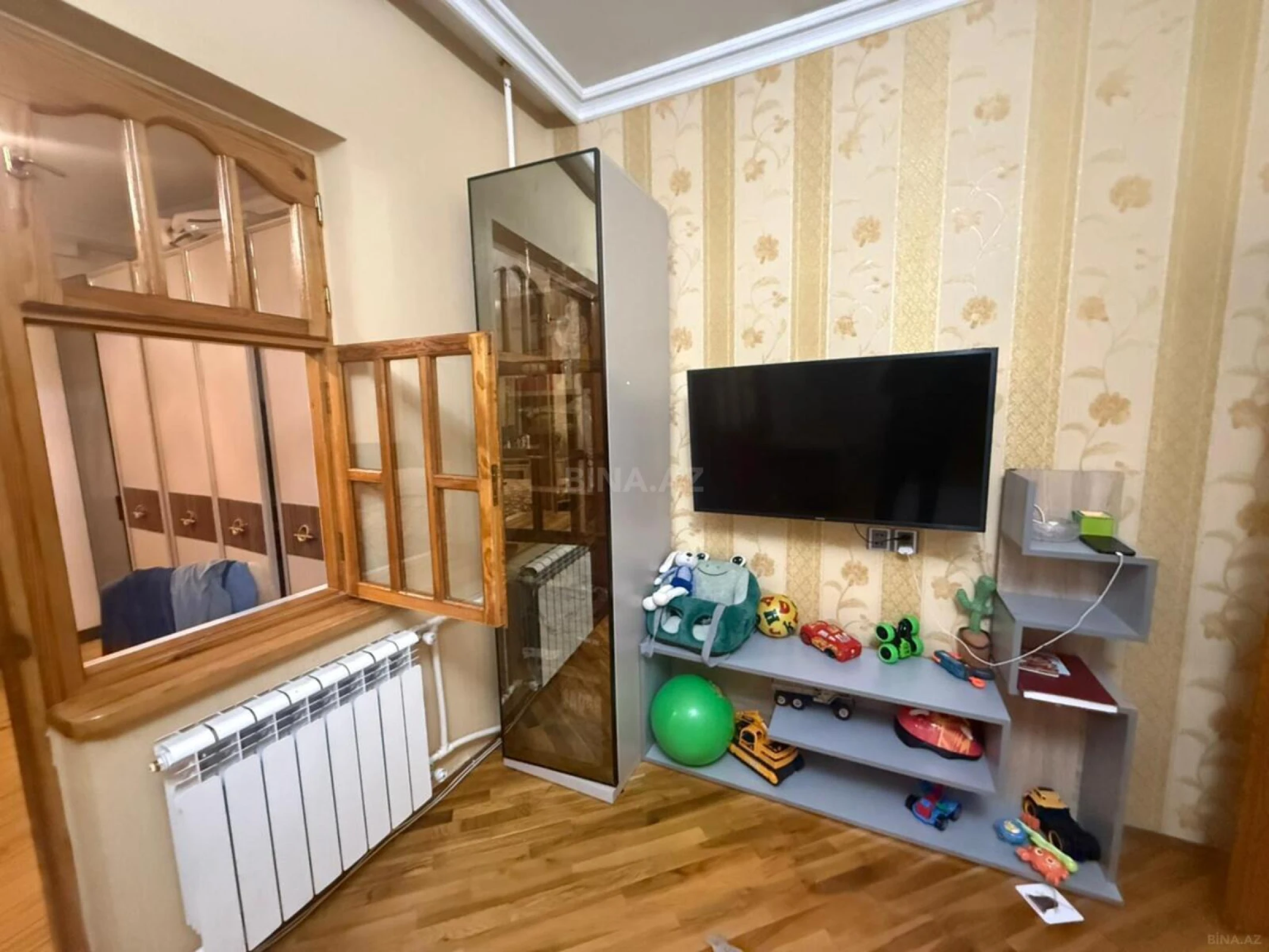 Satılır 4 otaqlı mənzil 100 m²