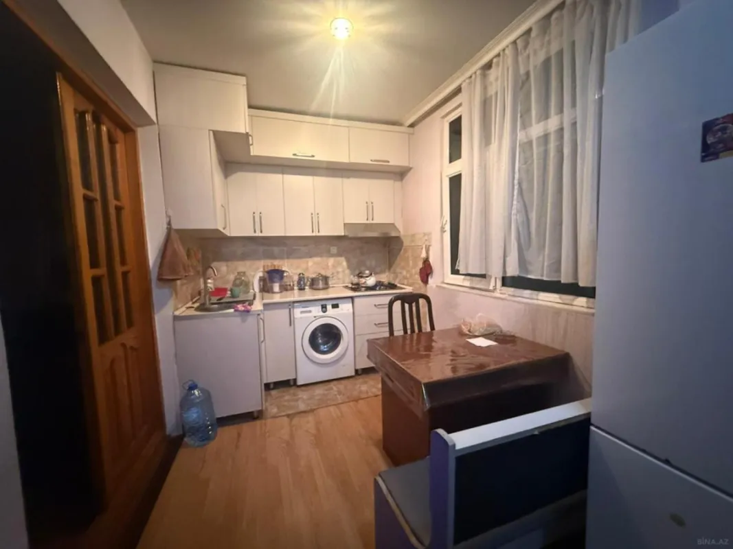 Satılır 4 otaqlı mənzil 100 m²