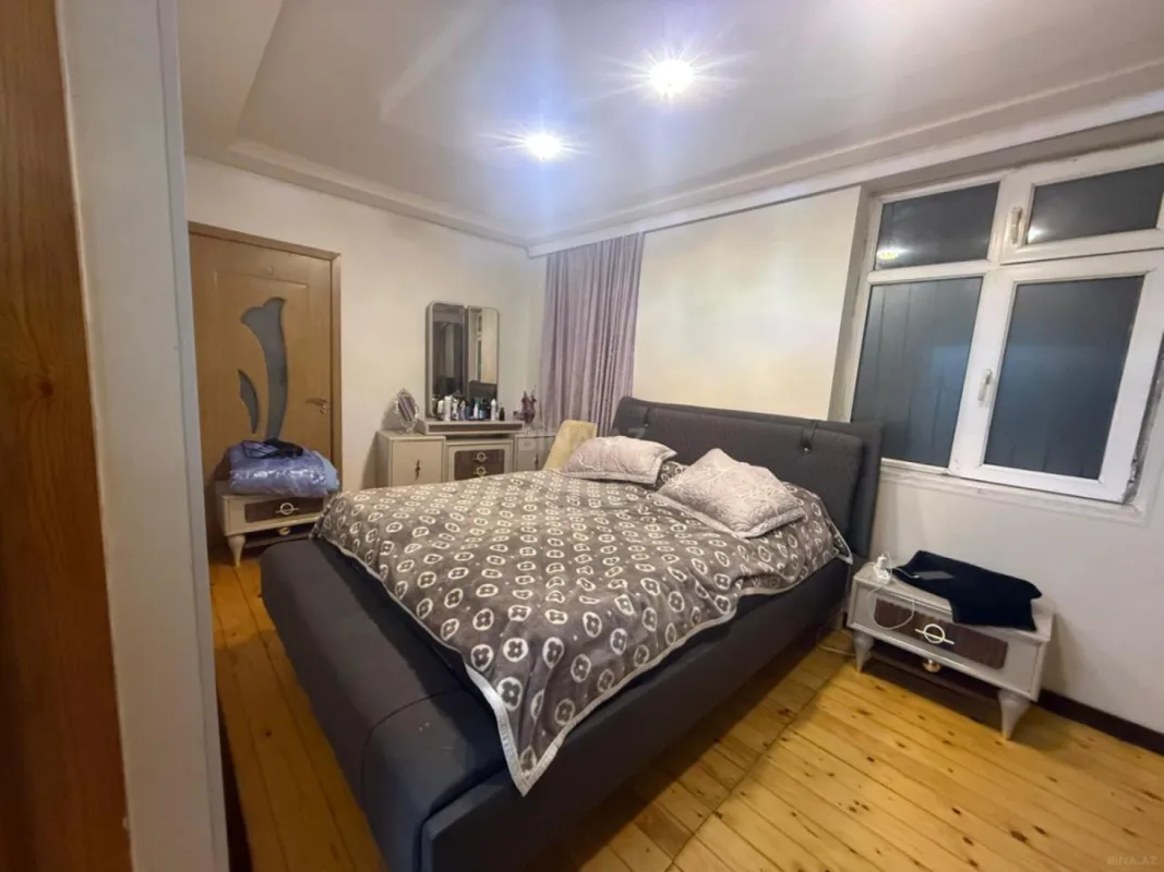 Satılır 4 otaqlı mənzil 100 m²