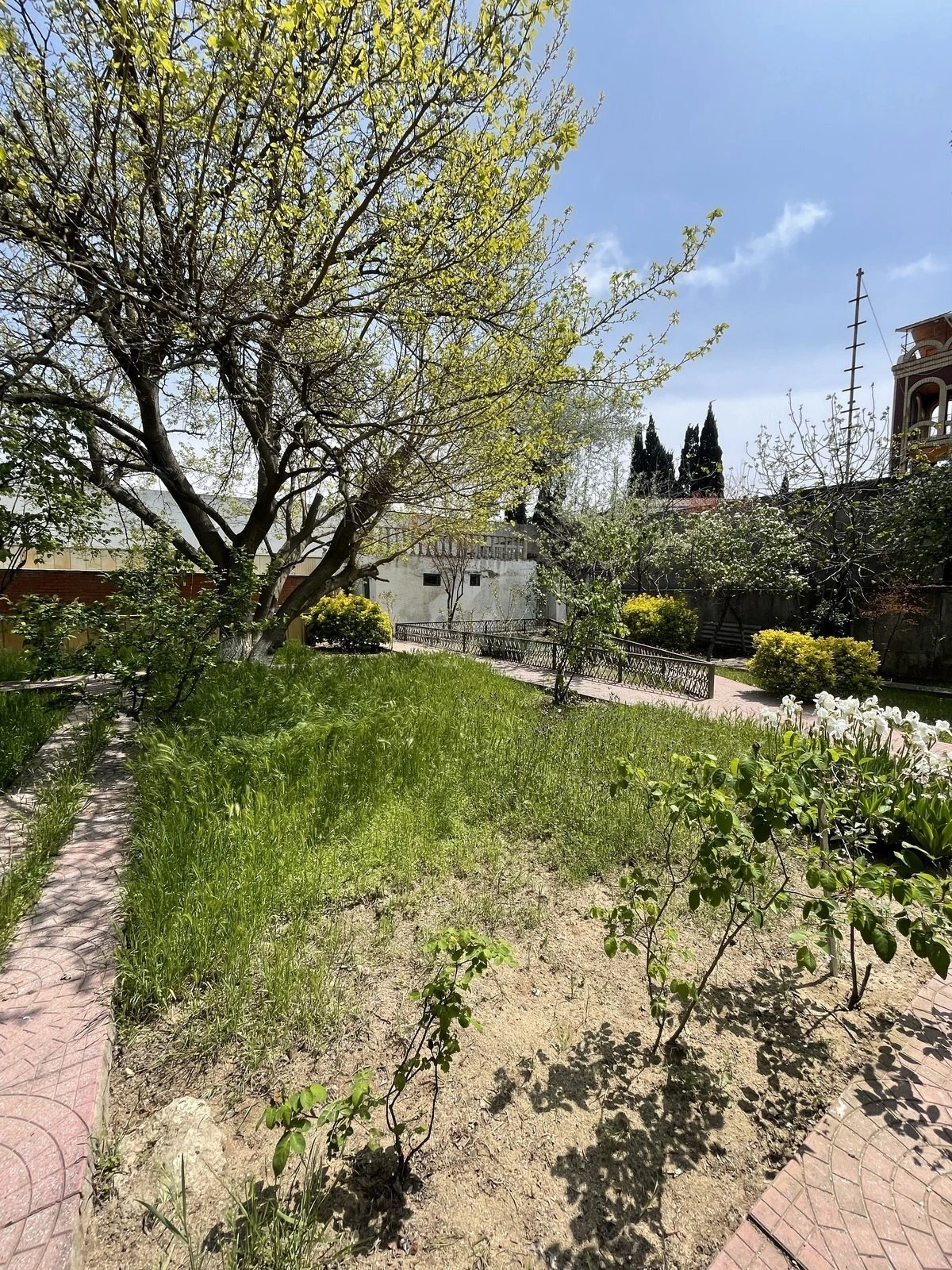 Satılır 7 otaqlı həyət evi 250 m²