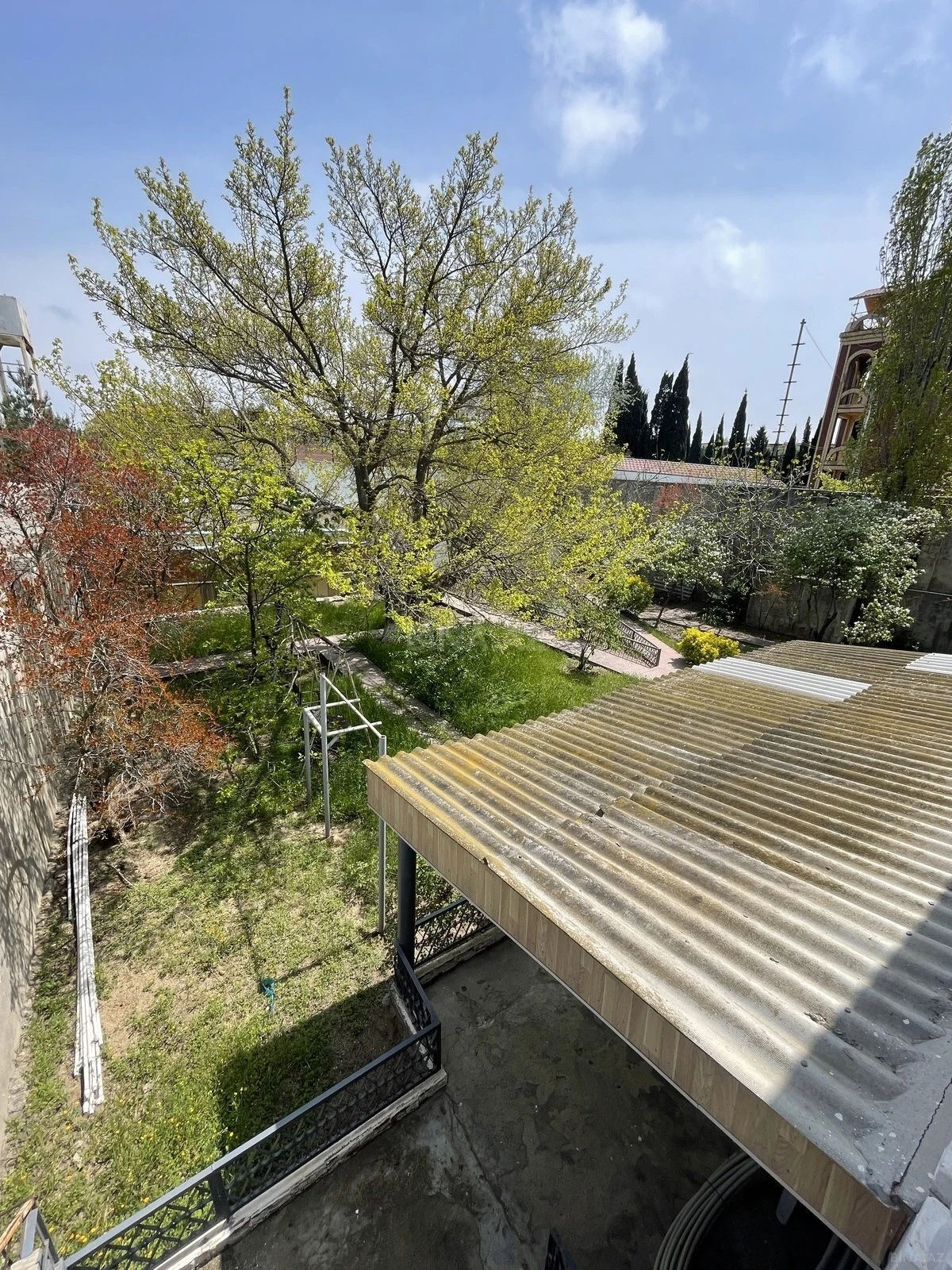 Satılır 7 otaqlı həyət evi 250 m²