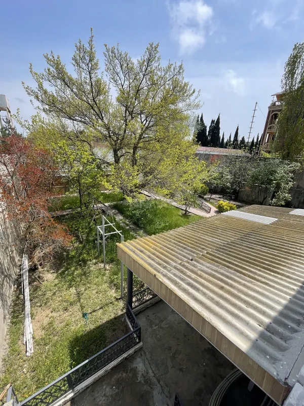Satılır 7 otaqlı həyət evi 250 m²