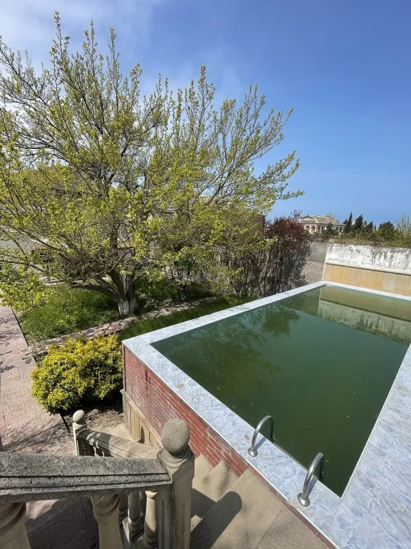 Satılır 7 otaqlı həyət evi 250 m²