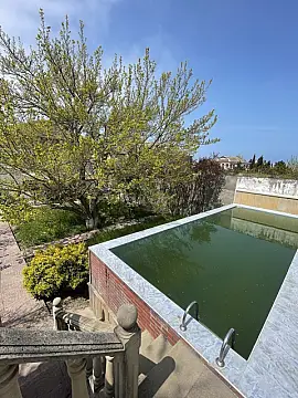 Satılır 7 otaqlı həyət evi 250 m²