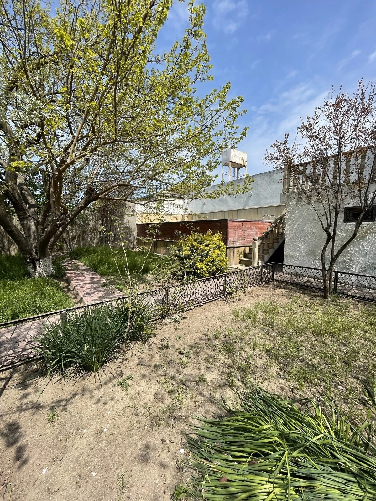Satılır 7 otaqlı həyət evi 250 m²