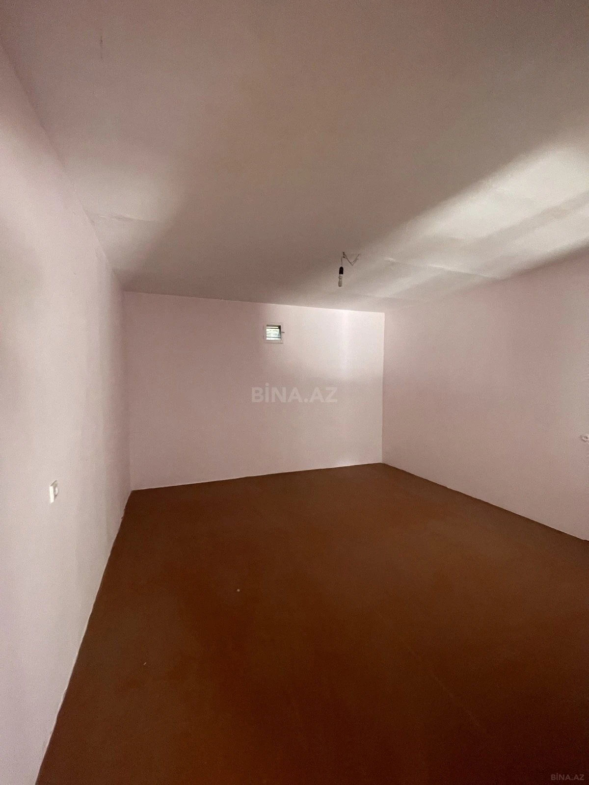 Satılır 7 otaqlı həyət evi 250 m²