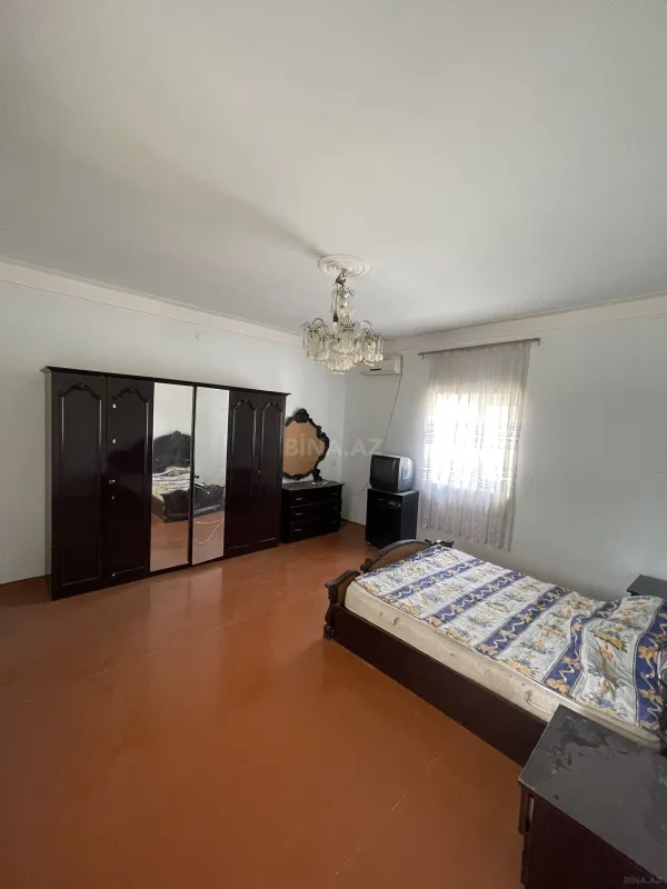 Satılır 7 otaqlı həyət evi 250 m²