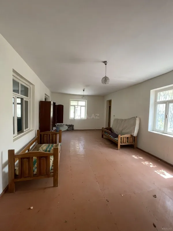 Satılır 7 otaqlı həyət evi 250 m²