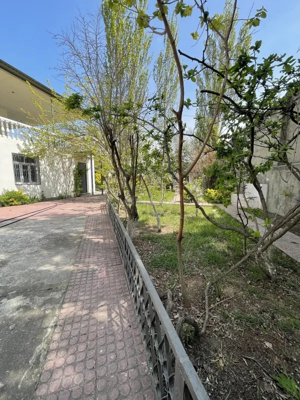 Satılır 7 otaqlı həyət evi 250 m²