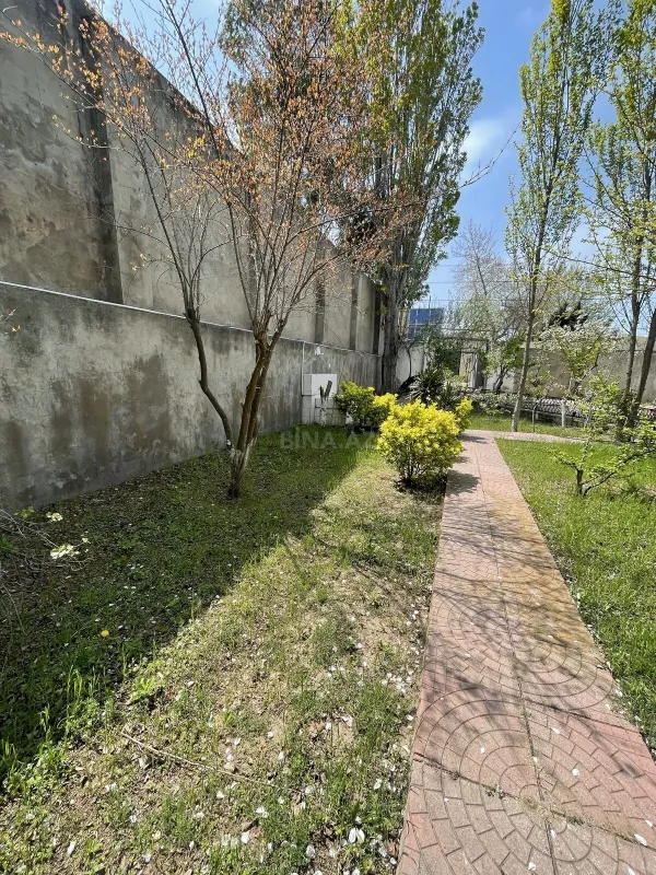 Satılır 7 otaqlı həyət evi 250 m²