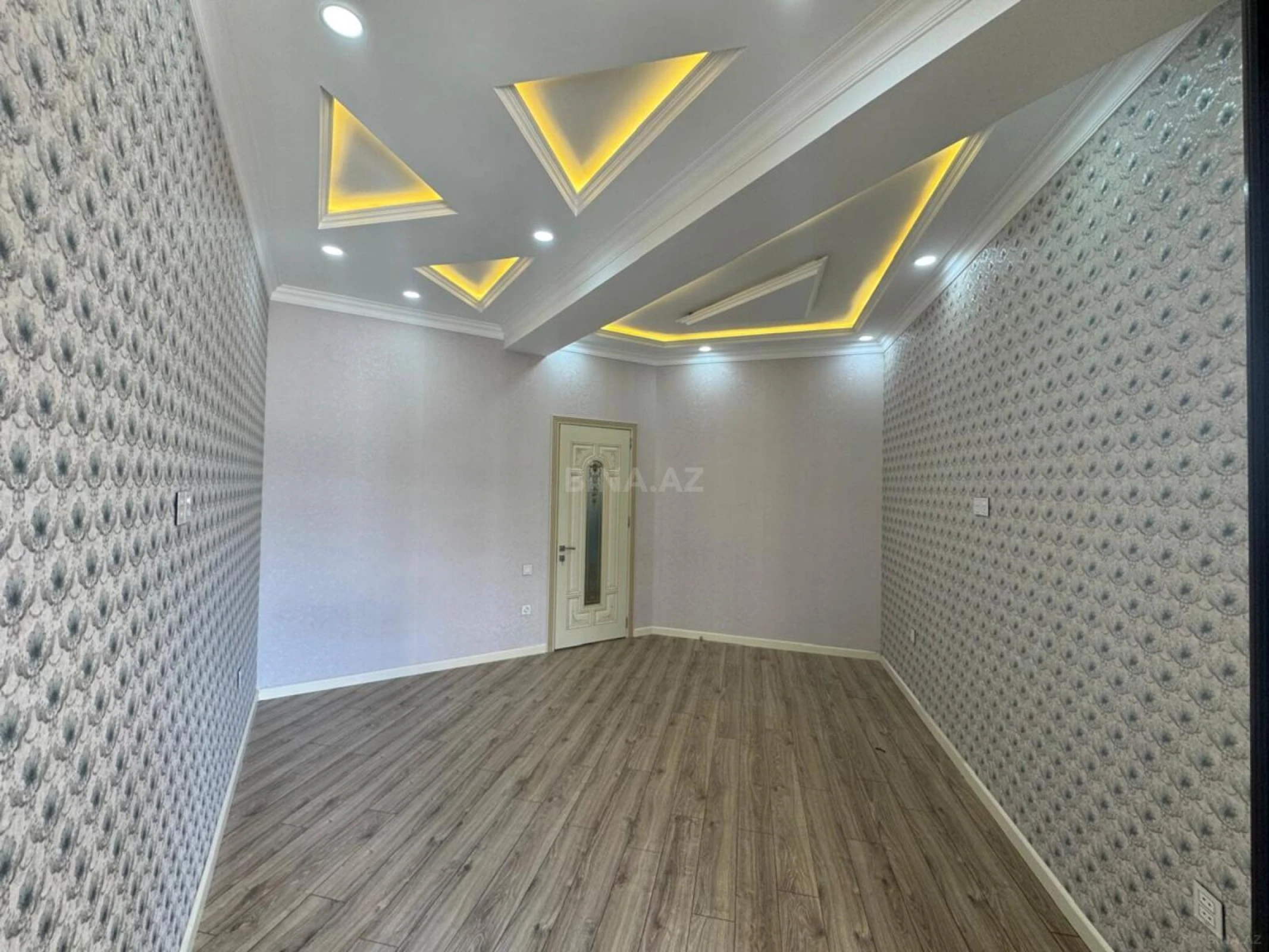 Satılır 2 otaqlı mənzil 93.3 m²