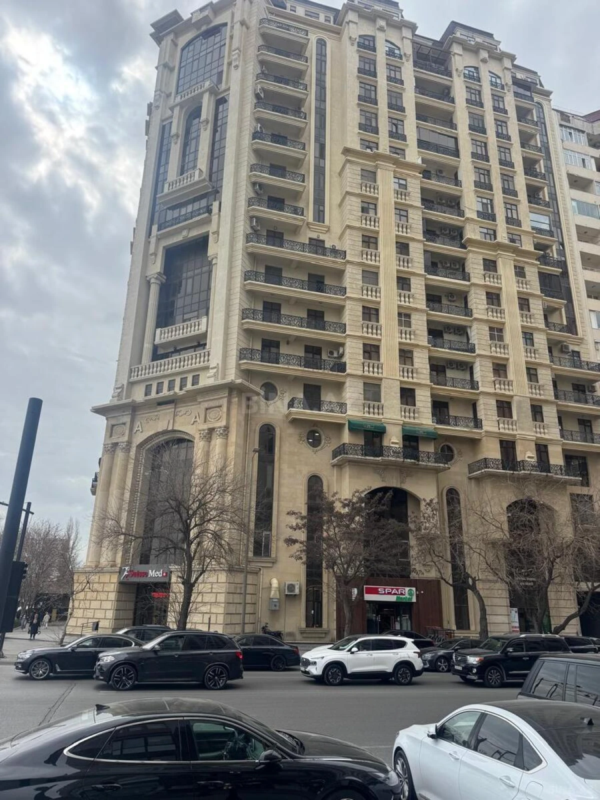 Satılır 2 otaqlı mənzil 93.3 m²