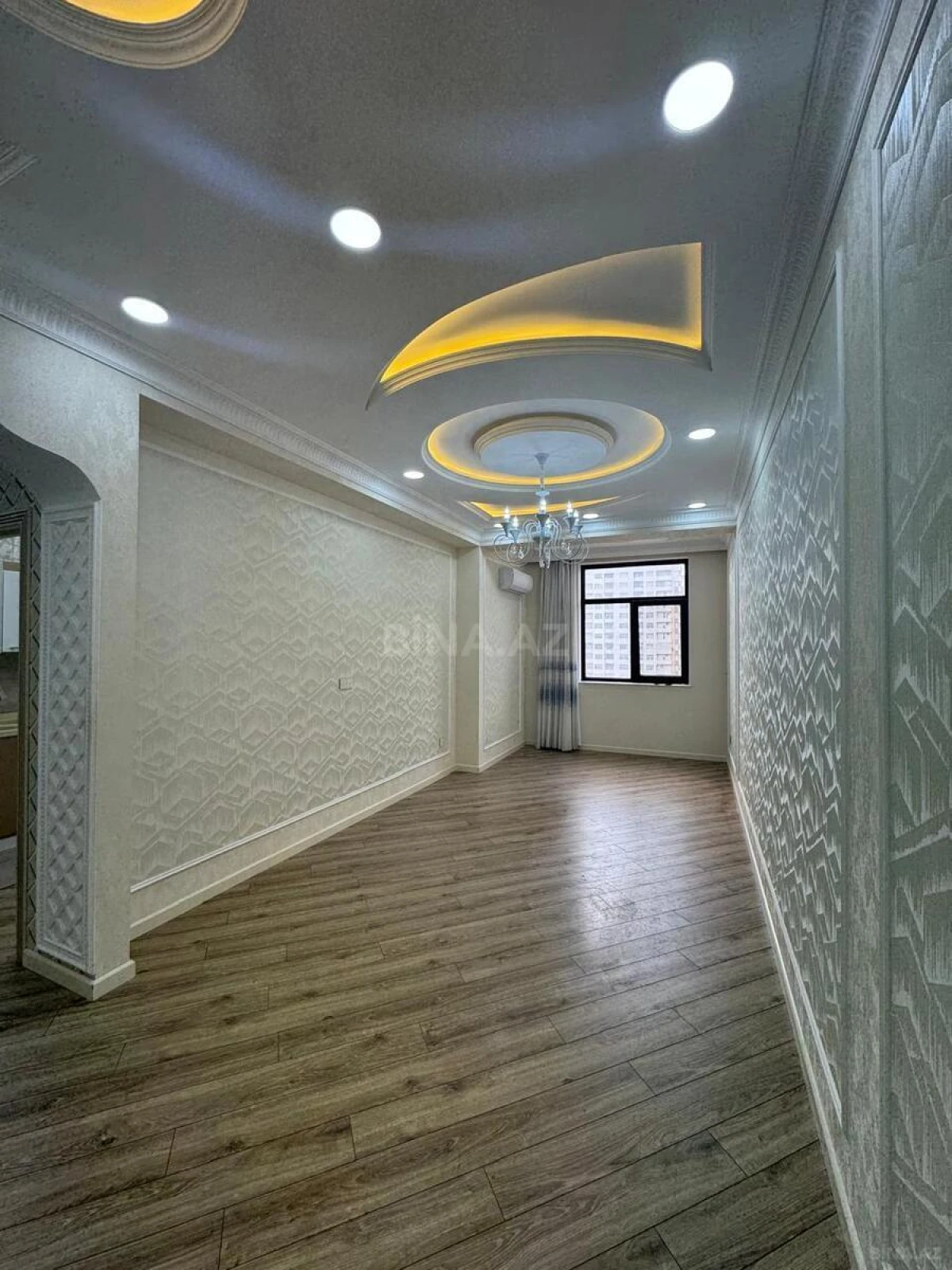 Satılır 2 otaqlı mənzil 93.3 m²