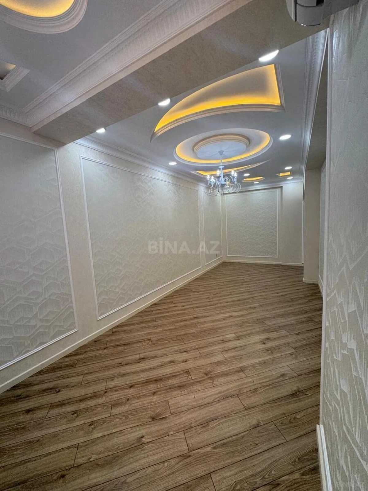 Satılır 2 otaqlı mənzil 93.3 m²