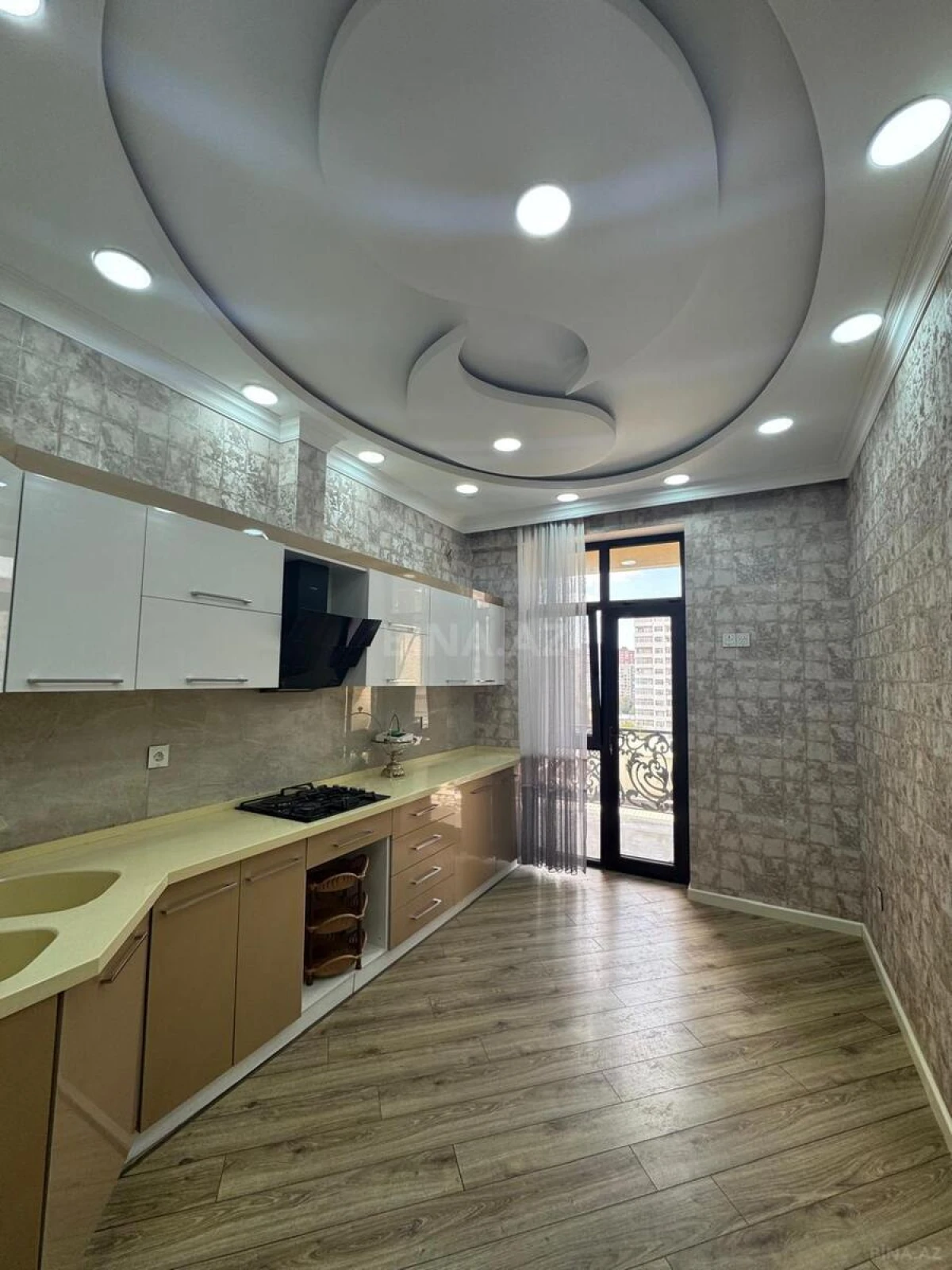 Satılır 2 otaqlı mənzil 93.3 m²